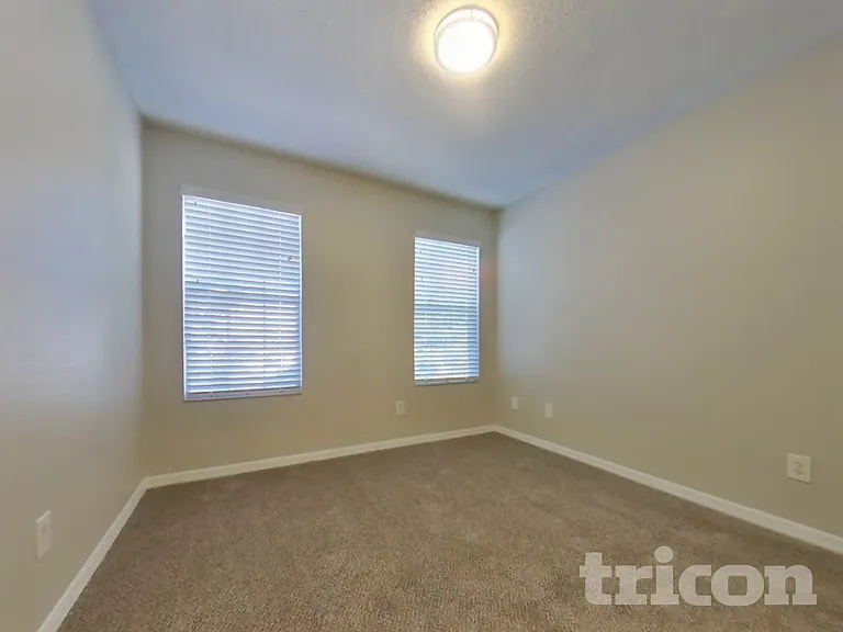 1627 Chatham Cir — Photo 12