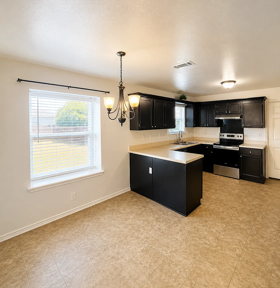 5102 Crestwood Hill Dr — Photo 4