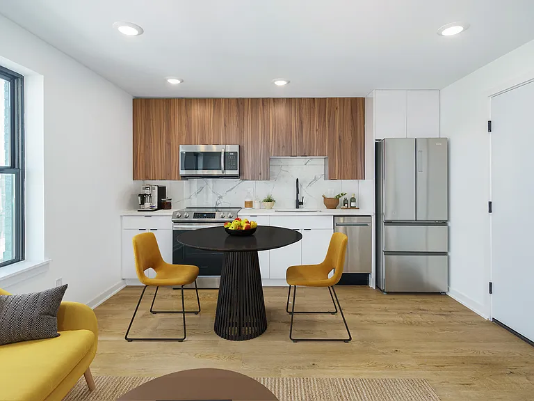 610 Moore St #402 — Photo 2
