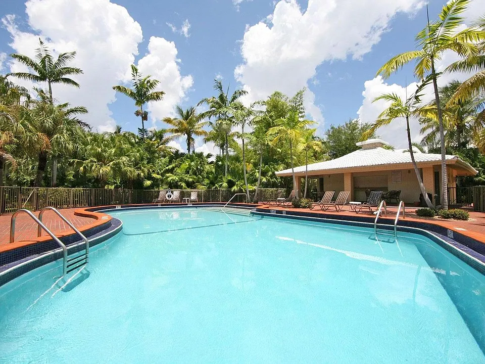 Gardens of Pinecrest