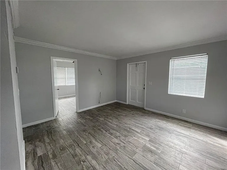 616 NE 11th Ave — Photo 12