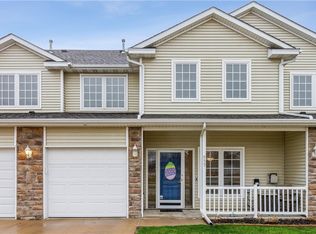 955 Red Hawk Way SE, Altoona, IA 50009