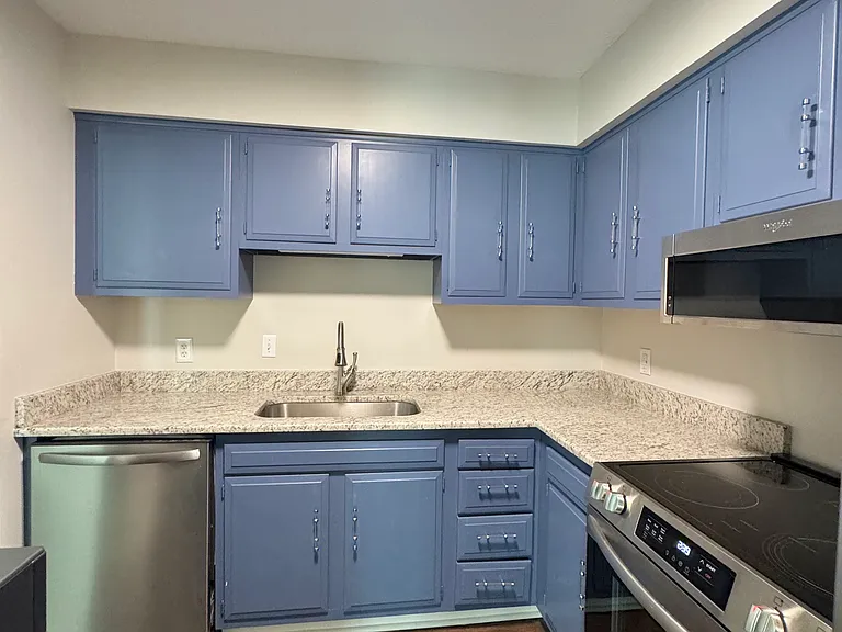 163 Lakeshore Dr #A04 — Photo 7