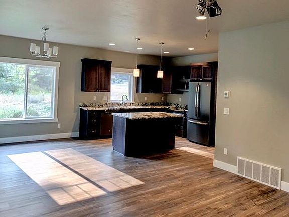 Kitchen and dinning area from Great Room