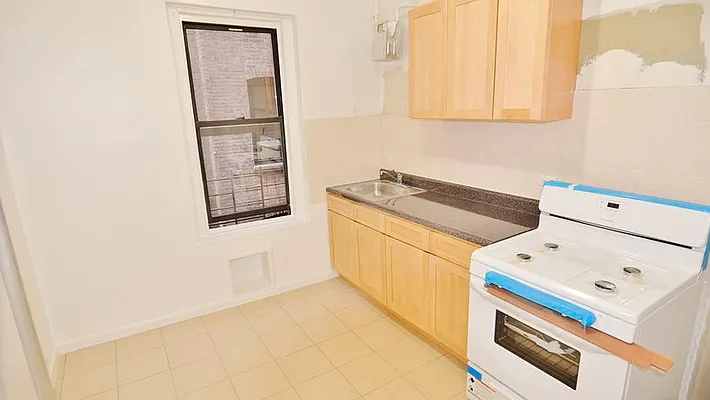 Rented by Park Property Advisors | media 5