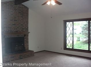 3647 S Walnut Hill Dr, Springfield, MO 65807