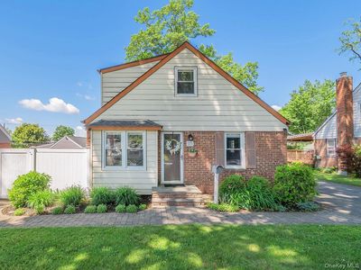 23 Phillips Road, Glen Cove, NY, 11542