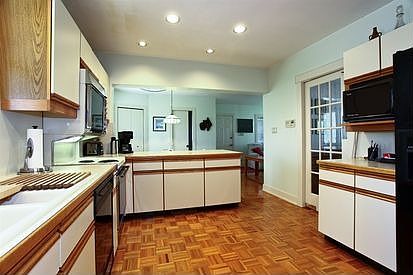 5th image of 435 N Park Blvd