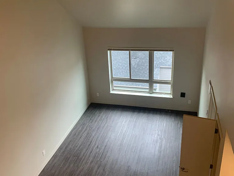 Market Village Apartments — Photo 25