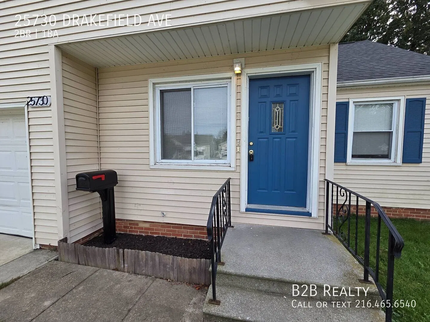 Spacious 2-Bedroom Unit in a Charming Single Family Property Available Now! — Photo 3
