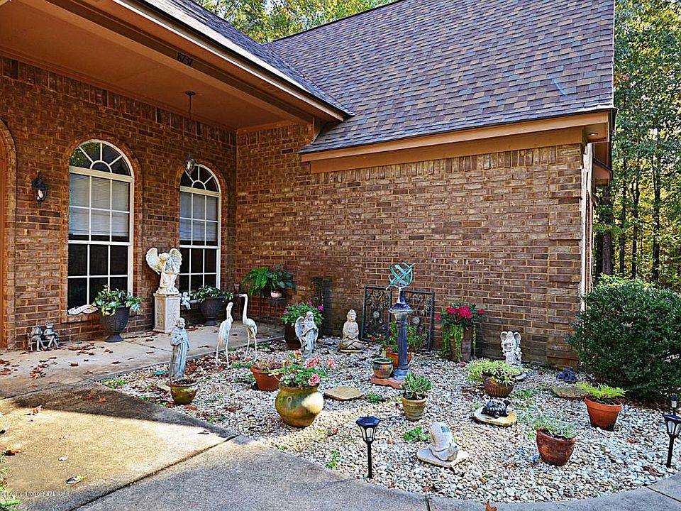 2nd image of 8737 Baker Rd