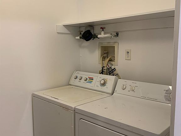 4th image of 194 Pennsylvania Way