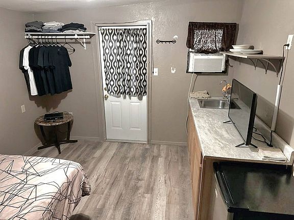 4th image of 1399 Belcher Rd #268