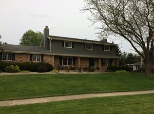 2103 Oakwood Ave, Bloomington, IL 61704
