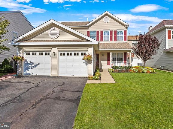 2nd image of 37 Arrowhead Dr