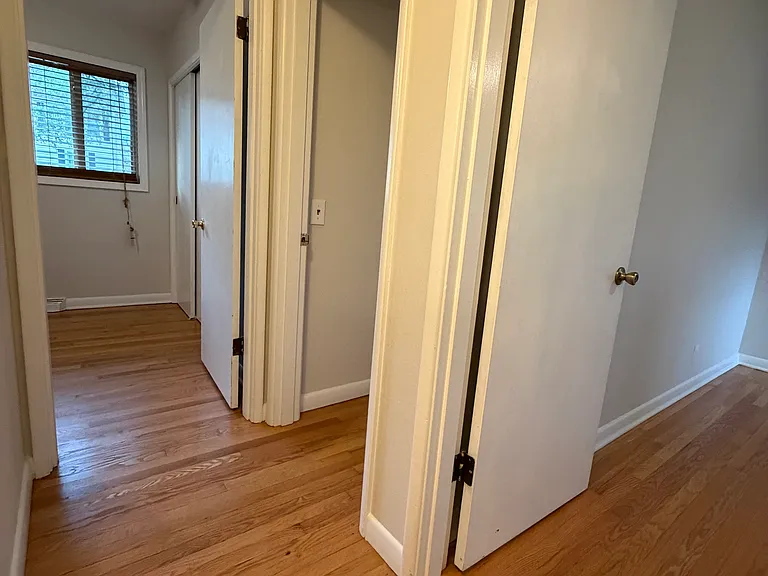 464 Quan Ave — Photo 22