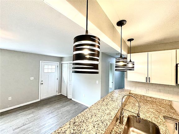 5th image of 5984 Newtonsville Rd