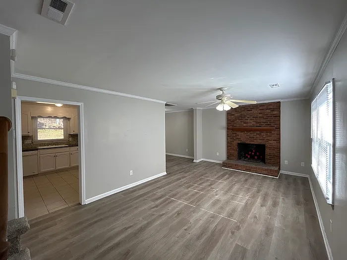 7409 Lockmont Dr — Photo 3