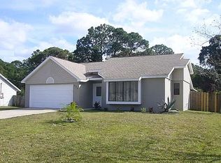 694 Kempten St NW, Palm Bay, FL 32907