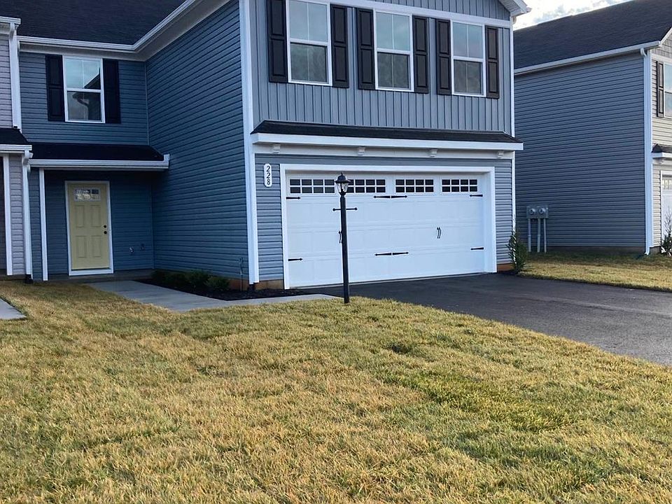 1st image of 228 Thicket Dr