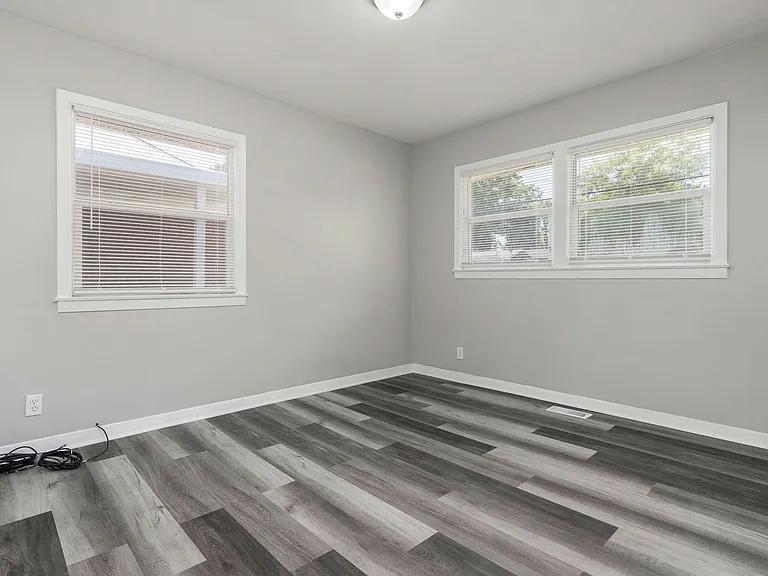 1209 S 45th St — Photo 18