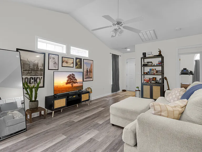 3825 Elizabeth Ave — Photo 4