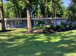 12 Taylor Dr, New Brunswick, NJ 08901