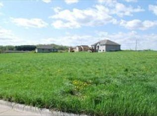 702 Russell Dr N, Holmen, WI 54636