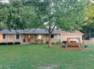 107 N McLean St, Hudson, IL