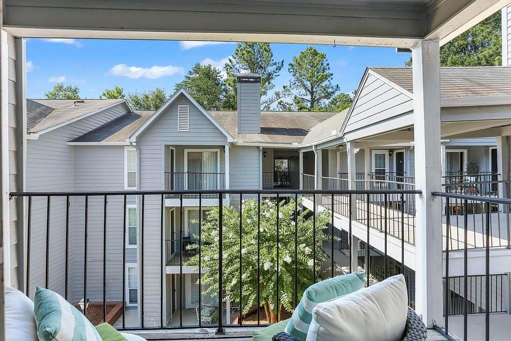 310 Granville Ct, Sandy Springs, GA 30328 MLS 7240858 Zillow