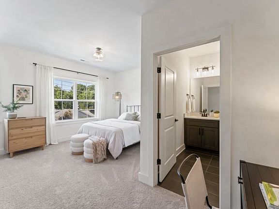 4th image of 700 N Dupont Ave #318