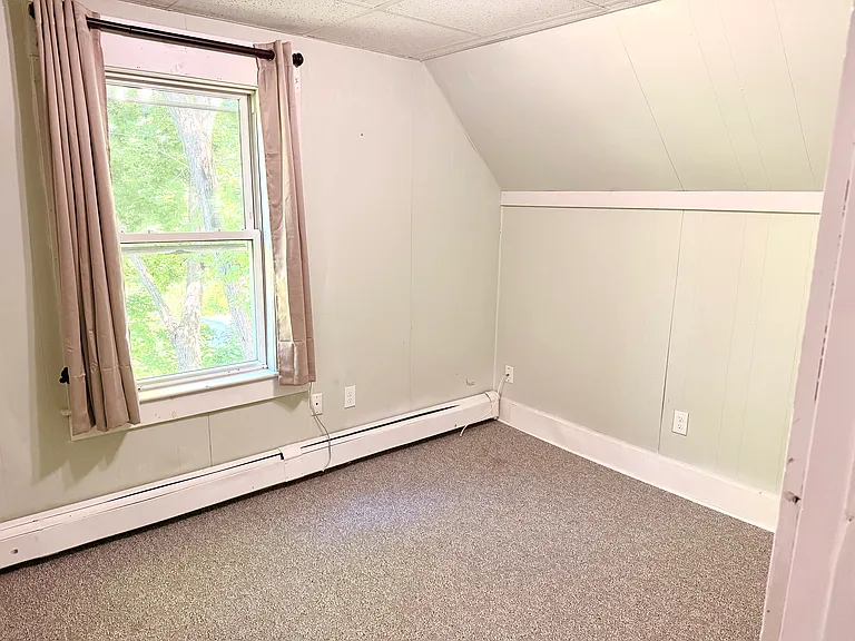 32 Rockland St — Photo 7