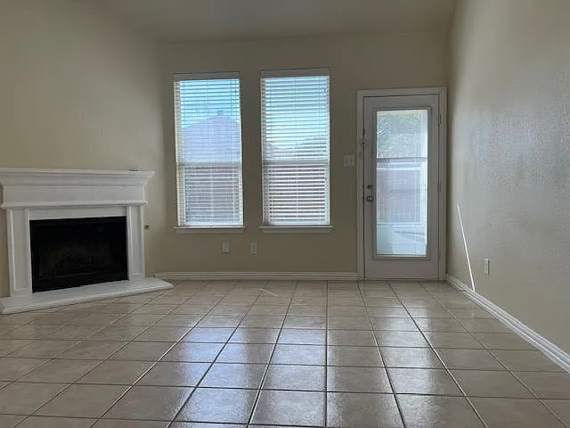 2012 Hopkins Dr — Photo 14
