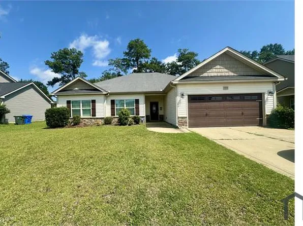 5333 Nessee St, Fayetteville, NC 28314