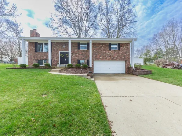 1114 Lariat Trl, Ballwin, MO 63011