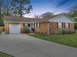 701 Kings Grant Ct, Virginia Beach, VA 23452
