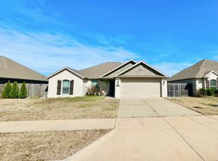 4556 W Croft Dr, Fayetteville, AR 72704