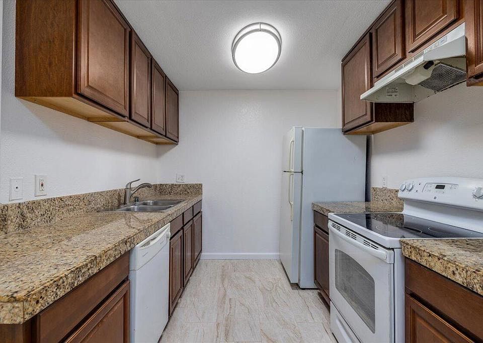 1st image of 32200 Cathedral Canyon Dr APT 89