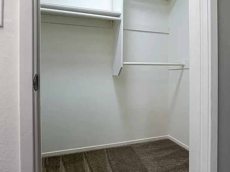554 Greenmeadow Way — Photo 7