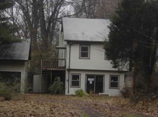121 Chestnut Hill Rd, Emmaus, PA 18049