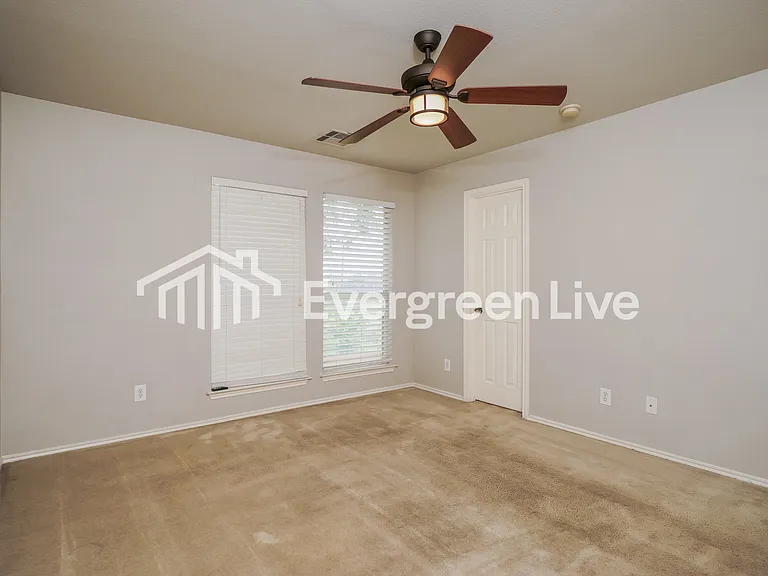 4331 Griffin Park Dr — Photo 9