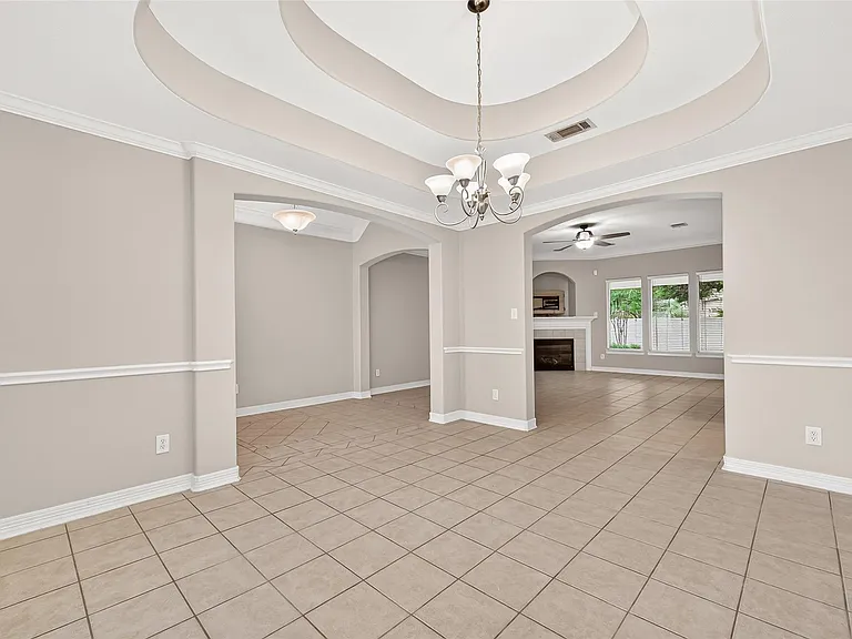 127 Monterrey Rd W — Photo 8