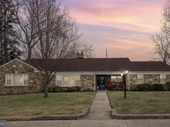 1114 Salem Rd, Burlington, NJ 08016