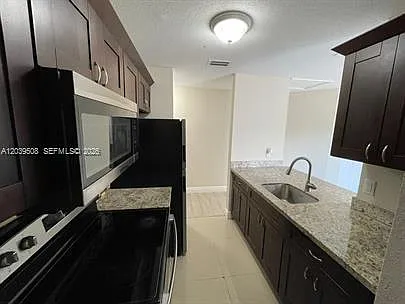 1471 NW 22nd Ct #2 — Photo 2
