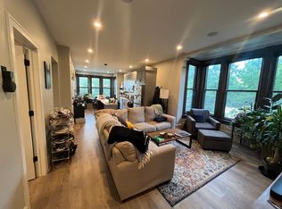 1101 W Cornelia Ave #3, Chicago, IL 60657