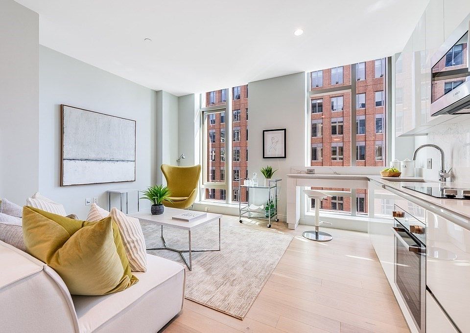 1st image of 135 Seaport Blvd #530