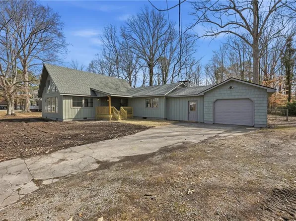 1804 Edgewood Dr, Elizabeth City, NC 27909