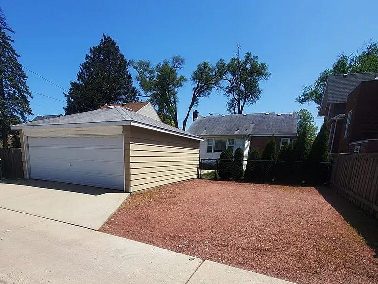 1102 Canfield Rd — Photo 27