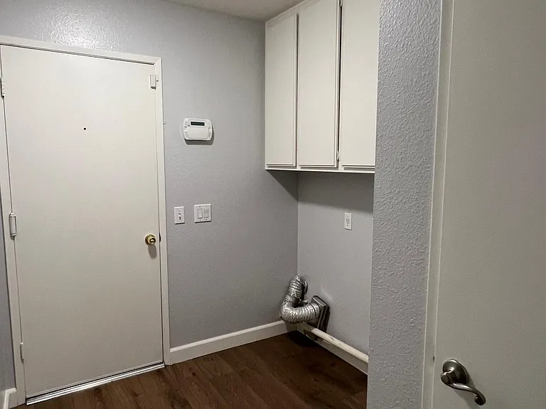 2910 S Bon View Ave — Photo 13