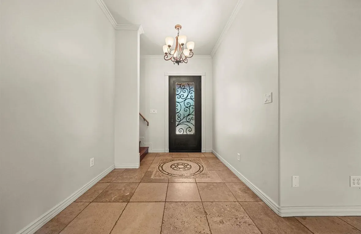 4 bed, 2887 sqft, $2,950 — Photo 4
